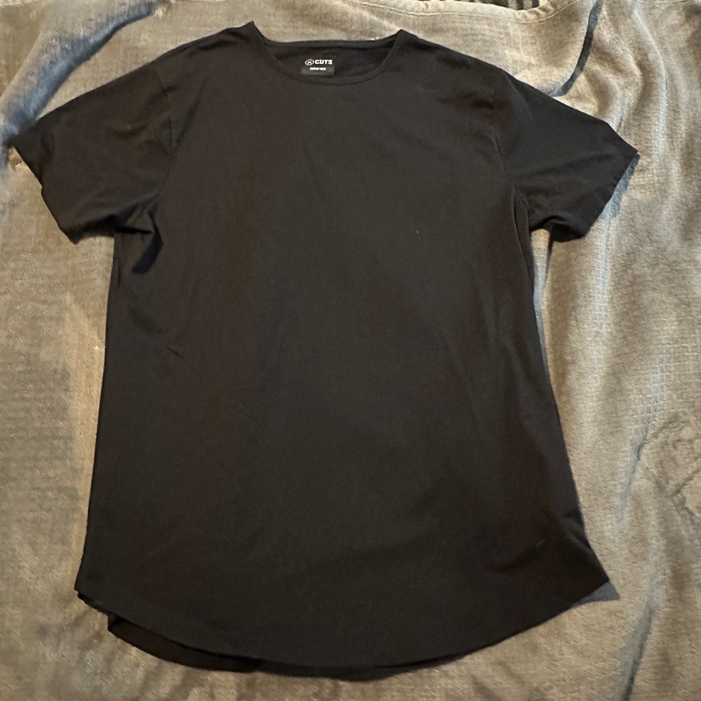 Cuts Curved Hem T shirt XL